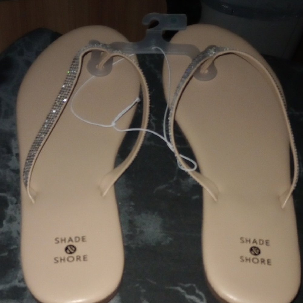 Shade & Shore Women's Cream Sandals with Silver Accents